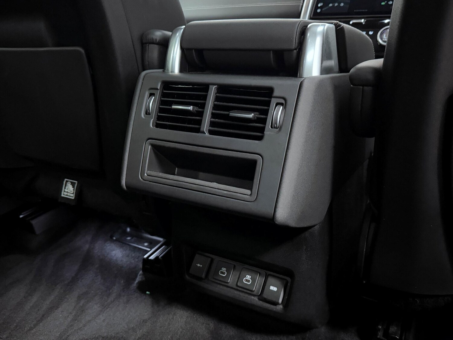 Used Land Rover Discovery 2021 for sale - 76337076: Photo 30