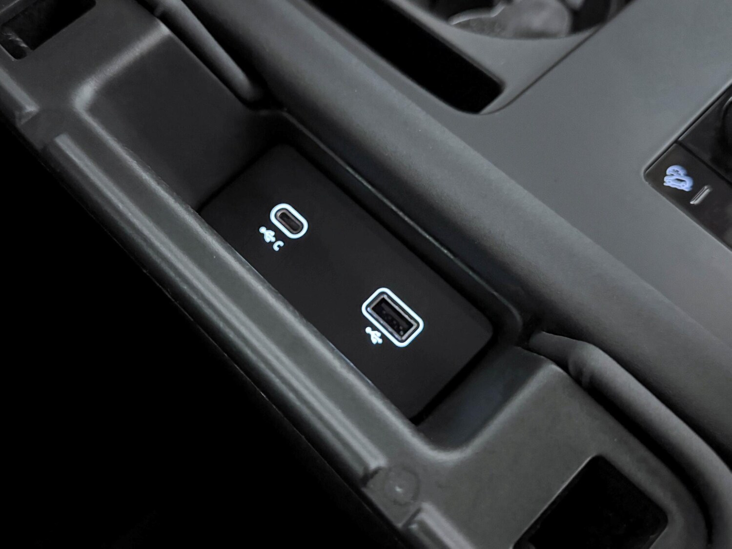 Used Land Rover Discovery 2021 for sale - 76337076: Photo 34