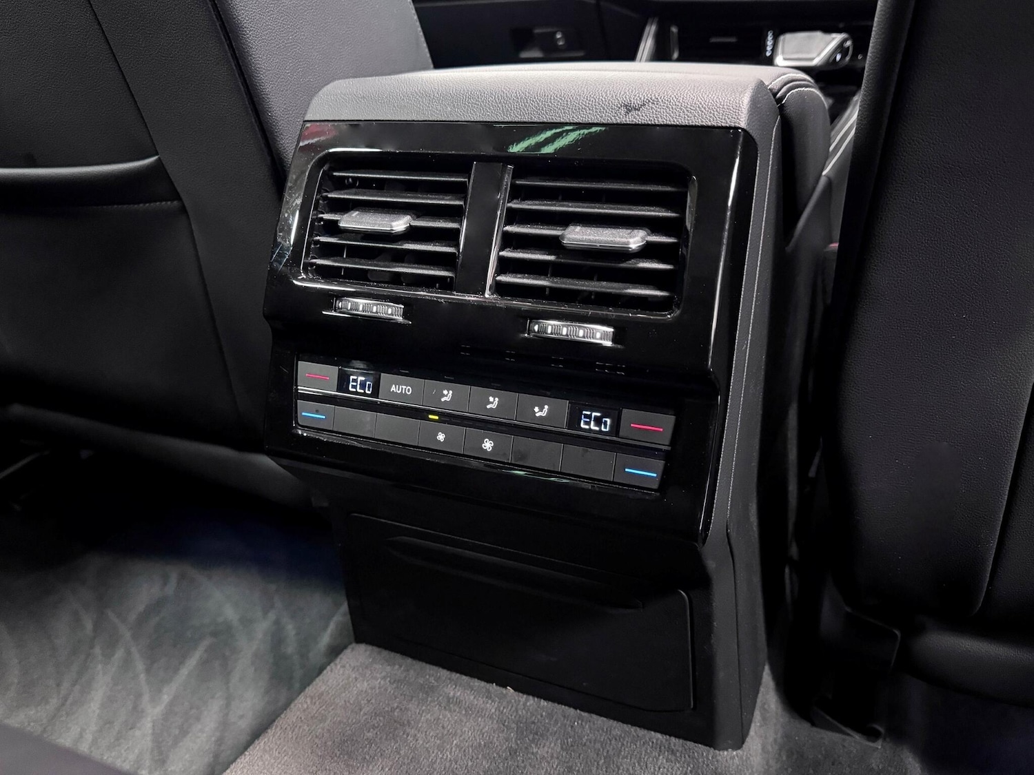 Used Volkswagen Touareg 2023 for sale - 78156716: Photo 24