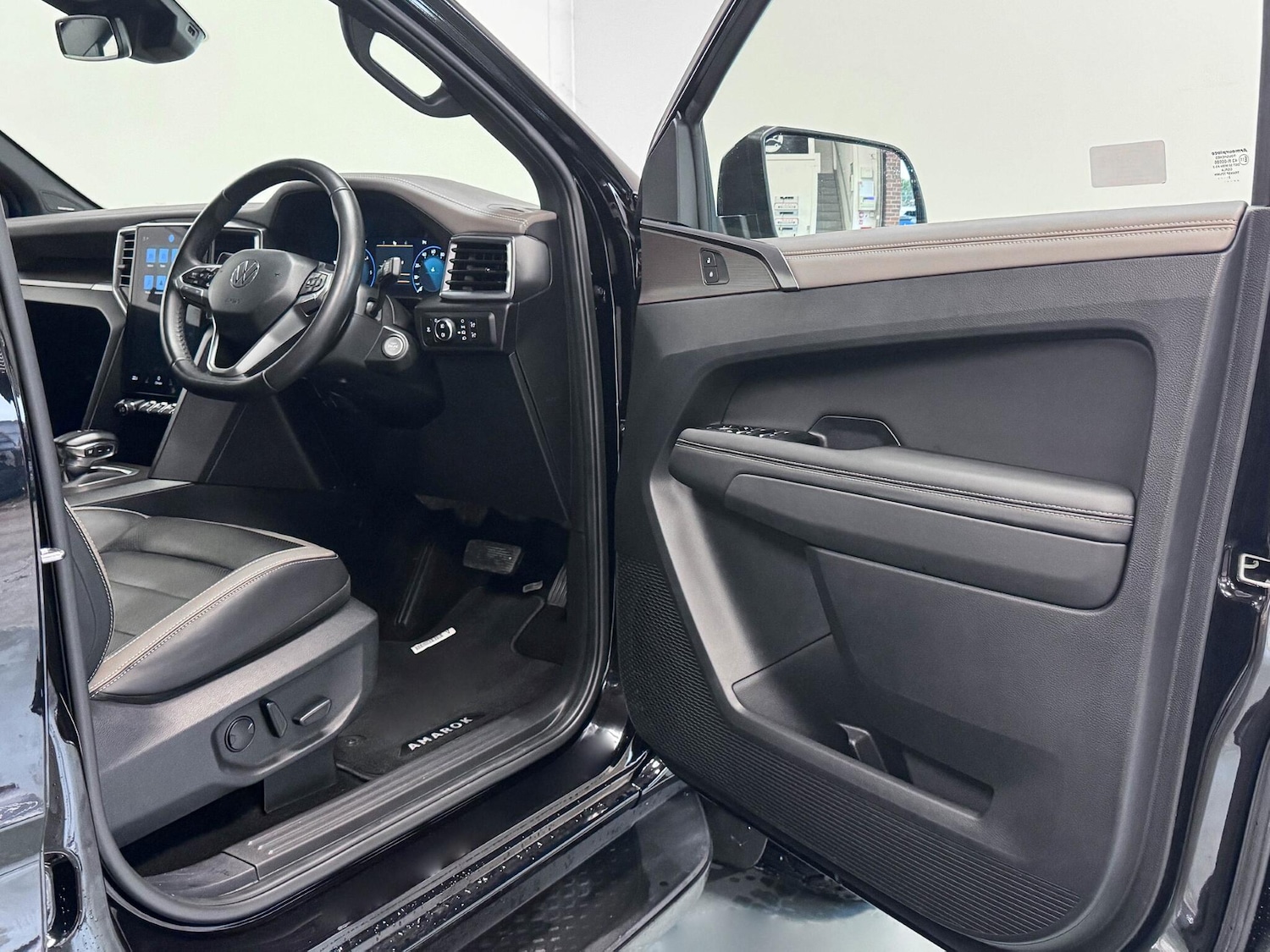 Used Volkswagen Amarok 2023 for sale - 76865520: Photo 14