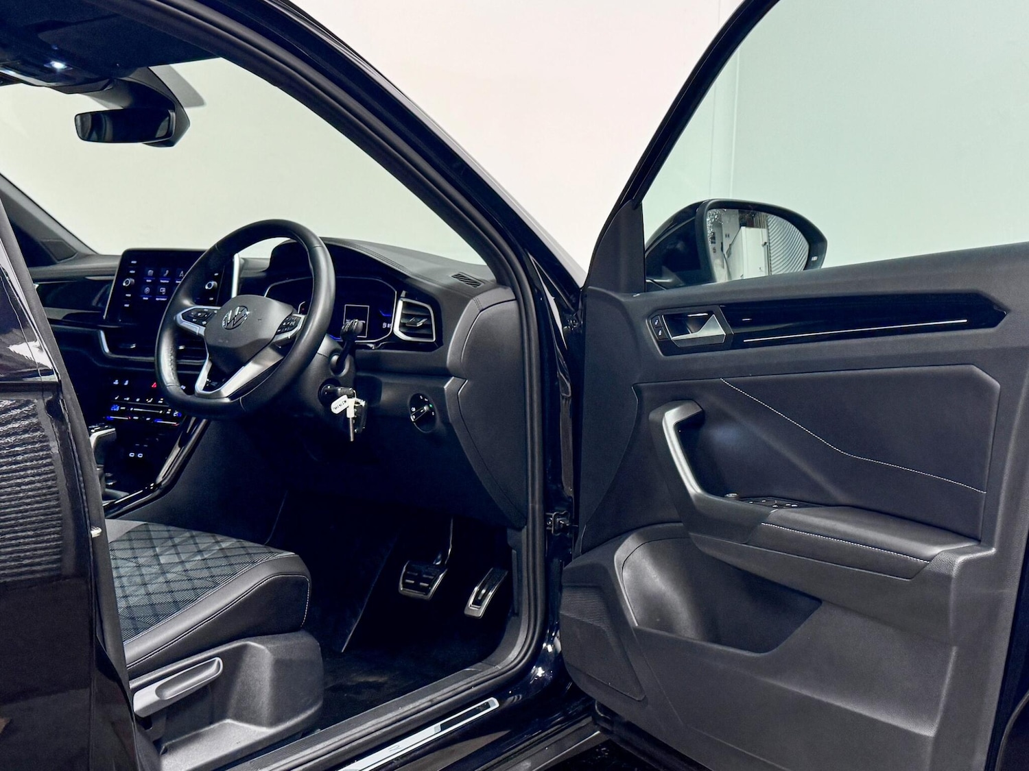 Used Volkswagen T-Roc 2024 for sale - 77510326: Photo 13