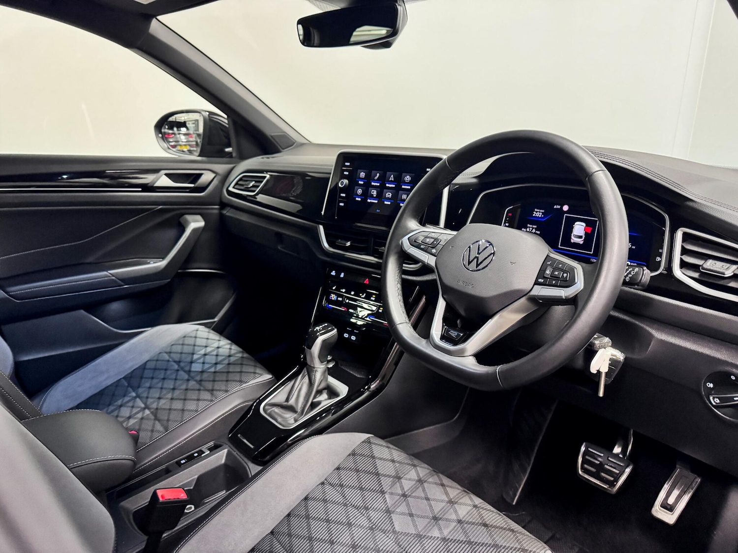 Used Volkswagen T-Roc 2024 for sale - 77510326: Photo 17