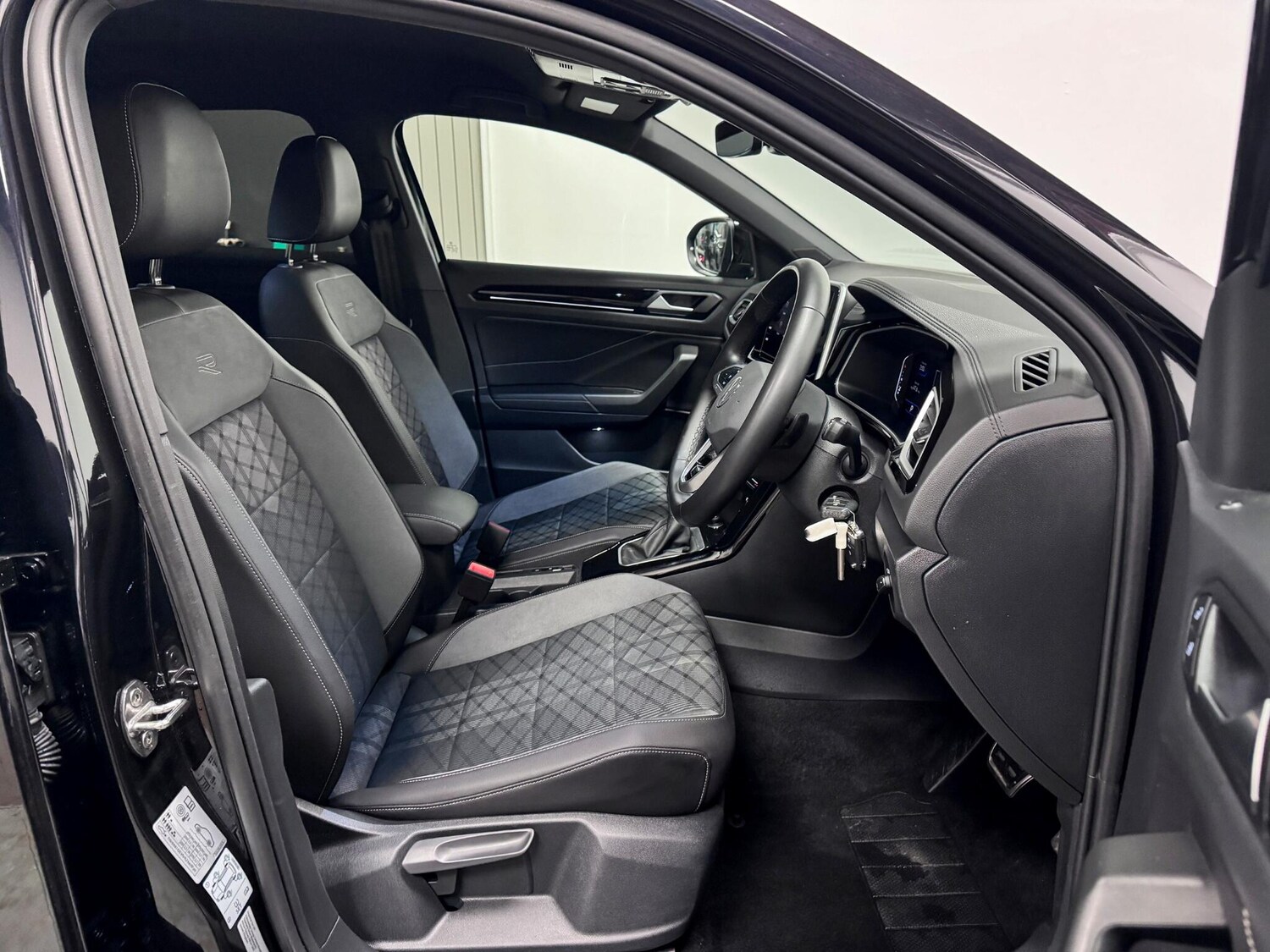 Used Volkswagen T-Roc 2024 for sale - 77510326: Photo 18