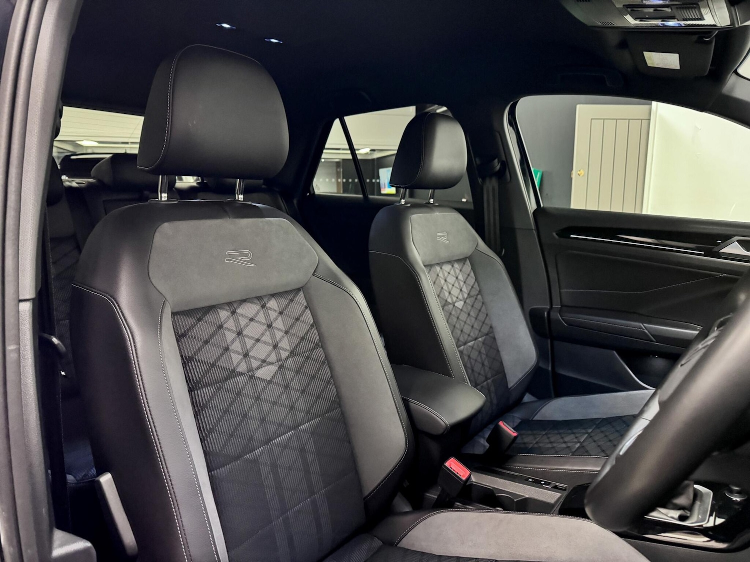 Used Volkswagen T-Roc 2024 for sale - 77510326: Photo 19