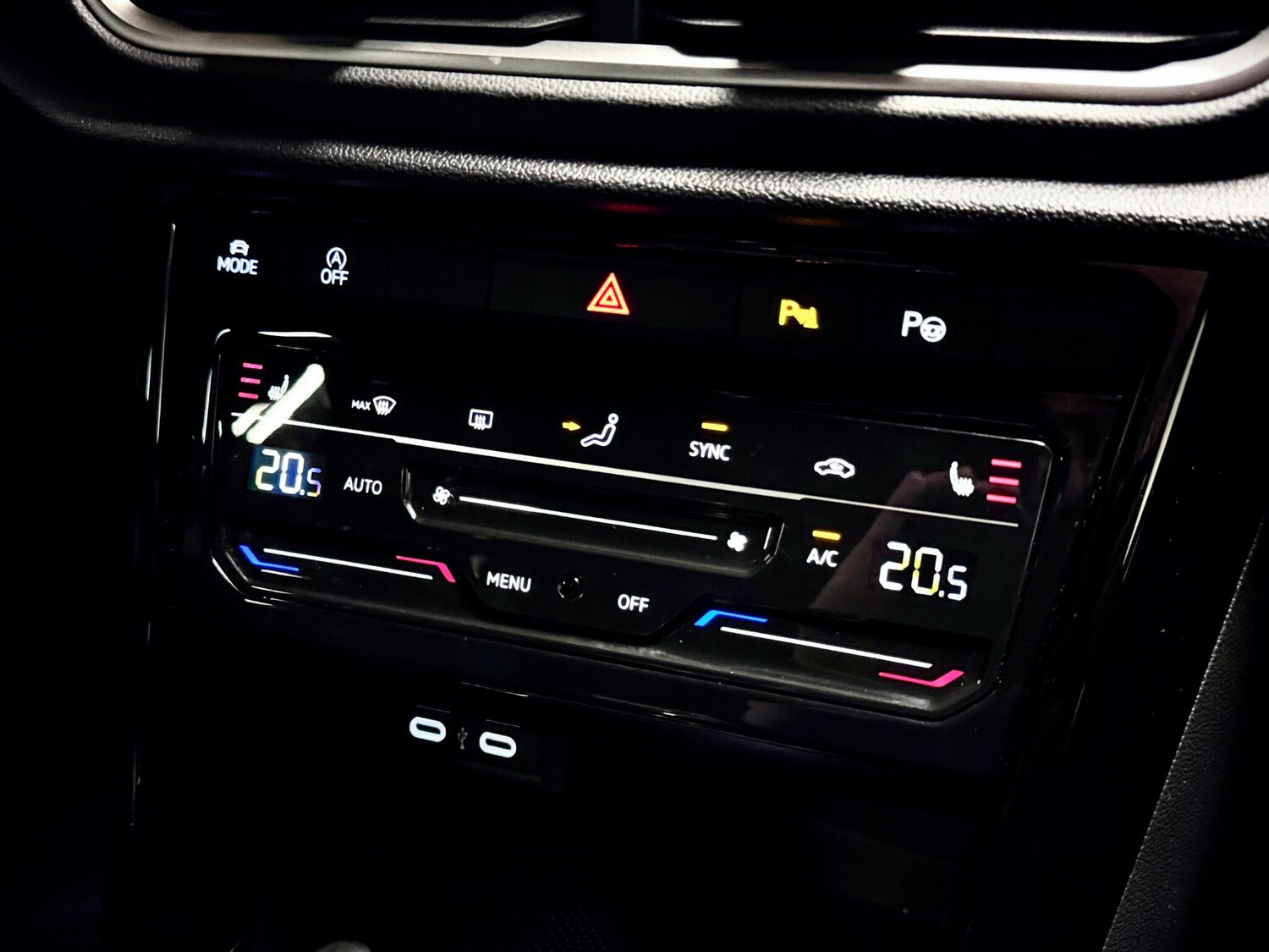 Used Volkswagen T-Roc 2024 for sale - 77510326: Photo 30