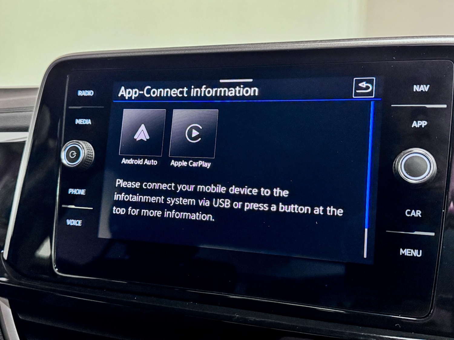 Used Volkswagen T-Roc 2024 for sale - 77510326: Photo 37