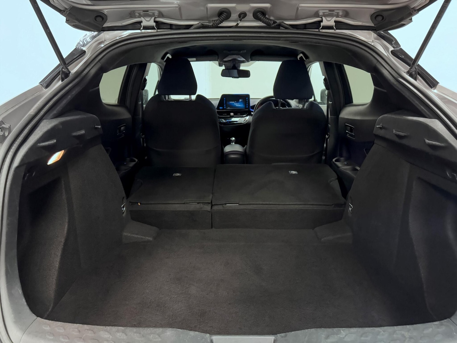 Used Toyota C-HR 2017 for sale - 75990505: Photo 12