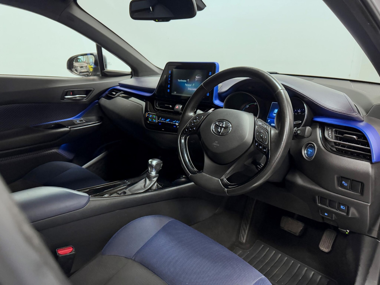Used Toyota C-HR 2017 for sale - 75990505: Photo 18