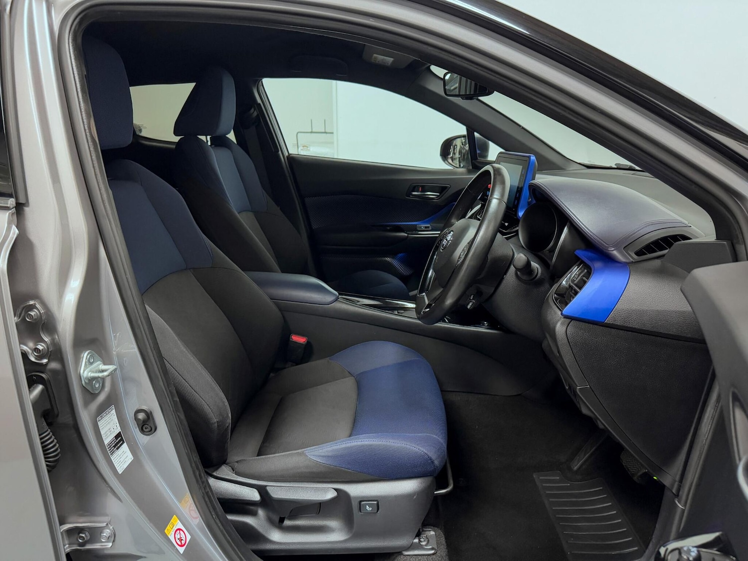 Used Toyota C-HR 2017 for sale - 75990505: Photo 21
