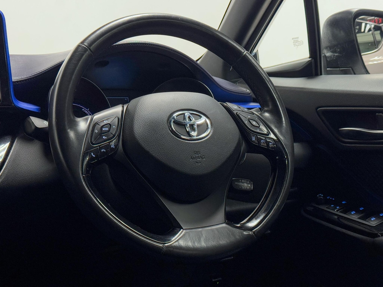 Used Toyota C-HR 2017 for sale - 75990505: Photo 33