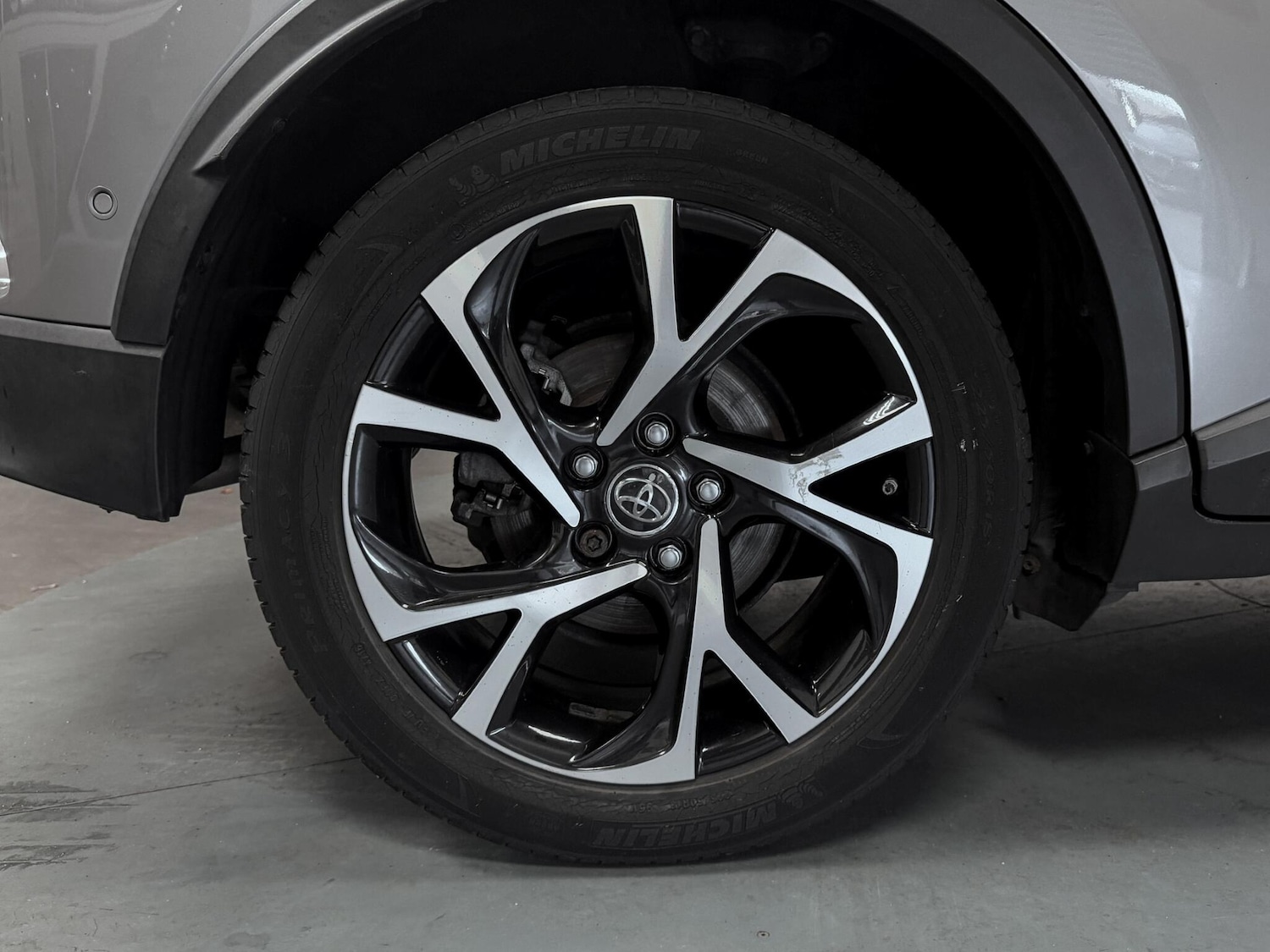 Used Toyota C-HR 2017 for sale - 75990505: Photo 47
