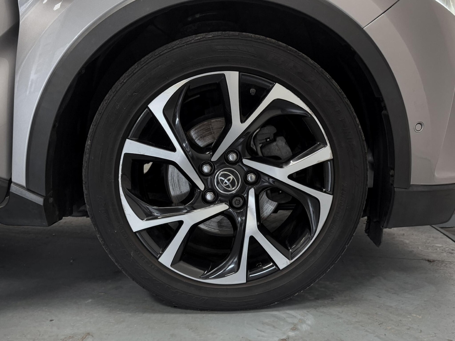 Used Toyota C-HR 2017 for sale - 75990505: Photo 48