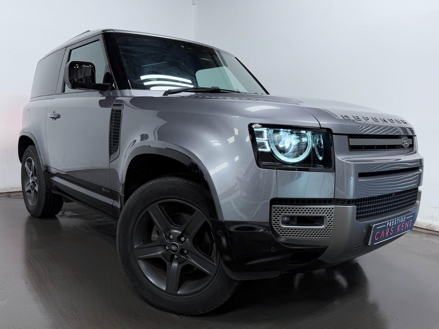 Used Land Rover Defender 90 2021 for sale - 74596161: Photo 11