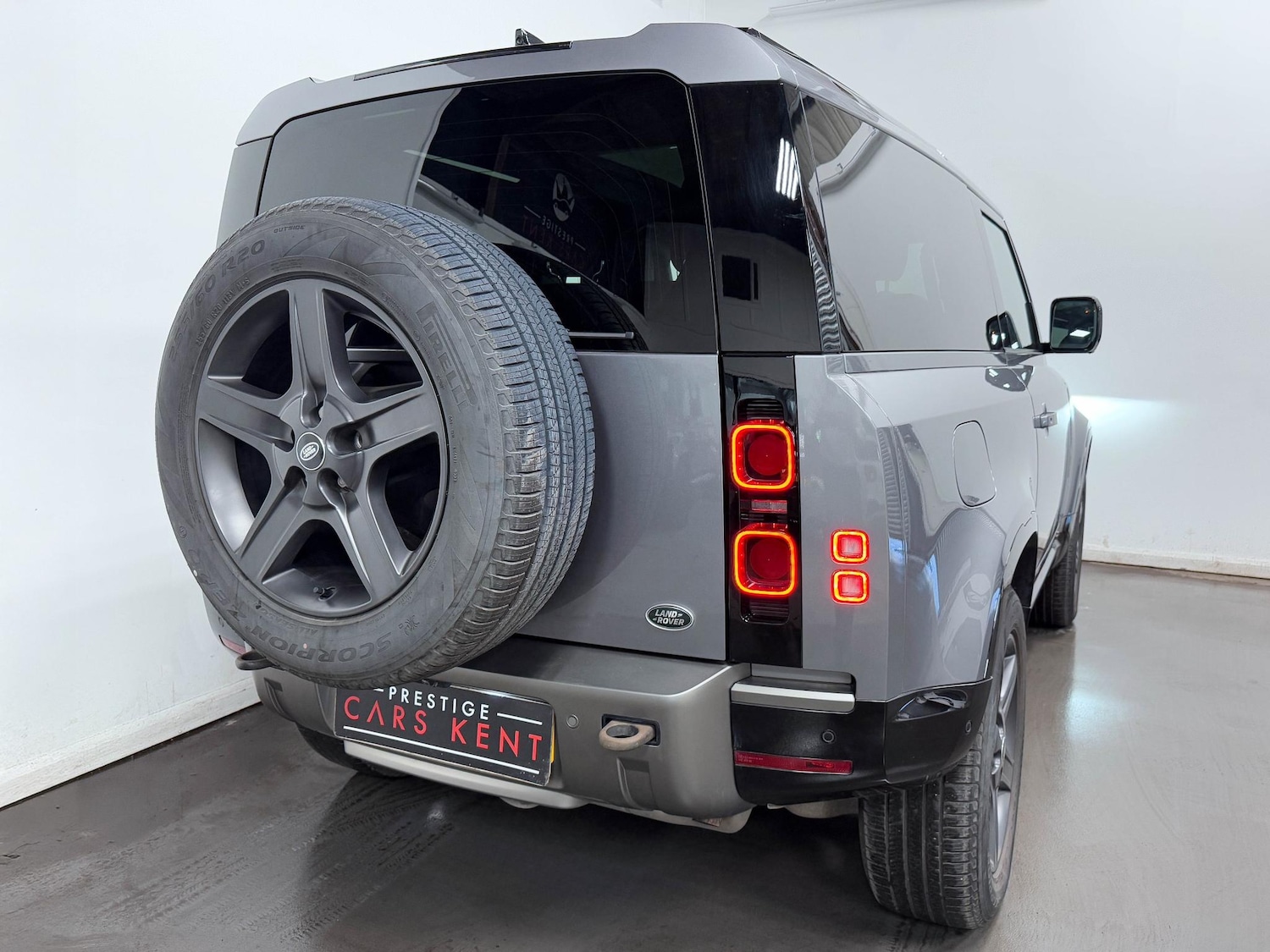 Used Land Rover Defender 90 2021 for sale - 74596161: Photo 14
