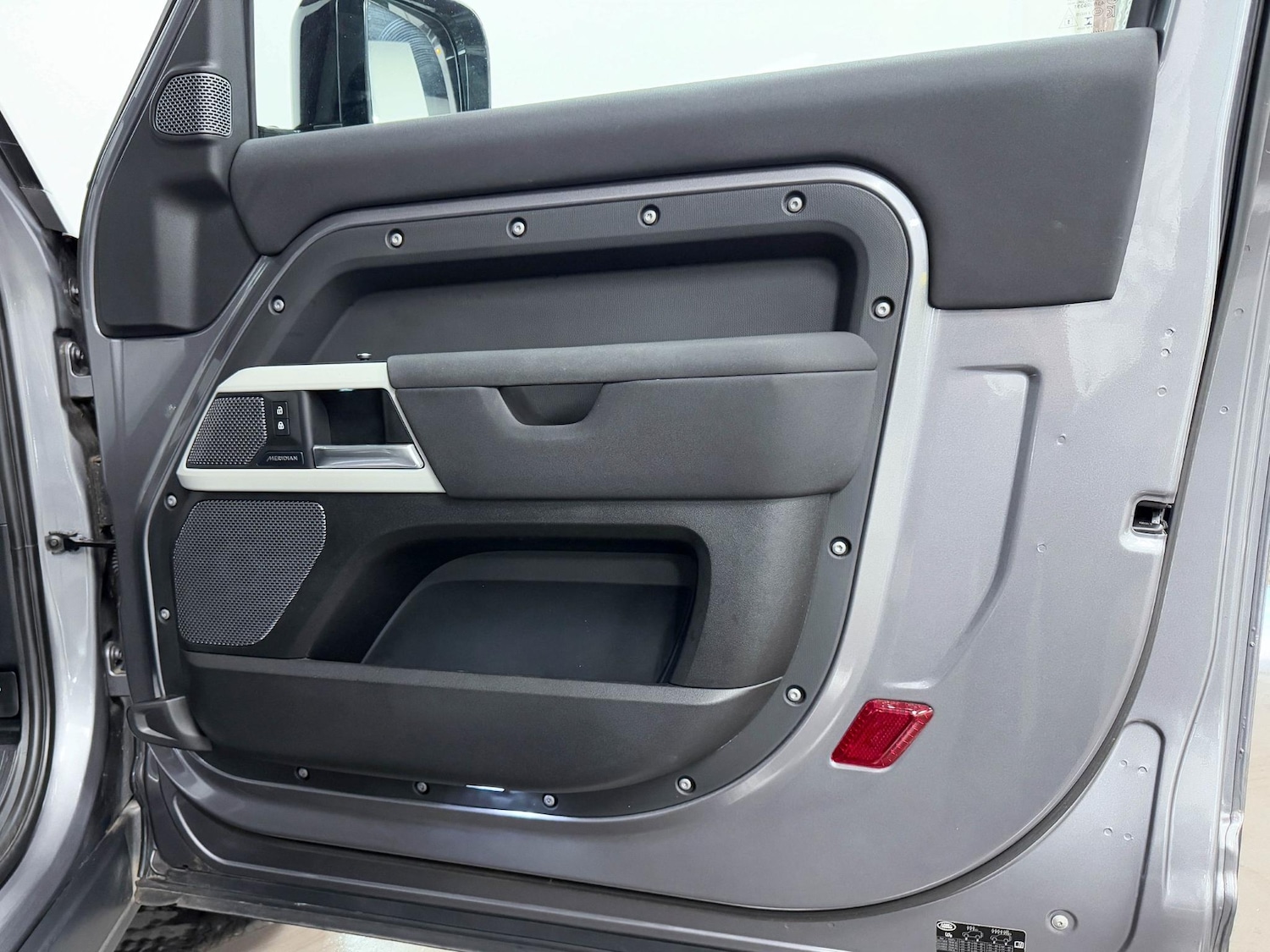 Used Land Rover Defender 90 2021 for sale - 74596161: Photo 27