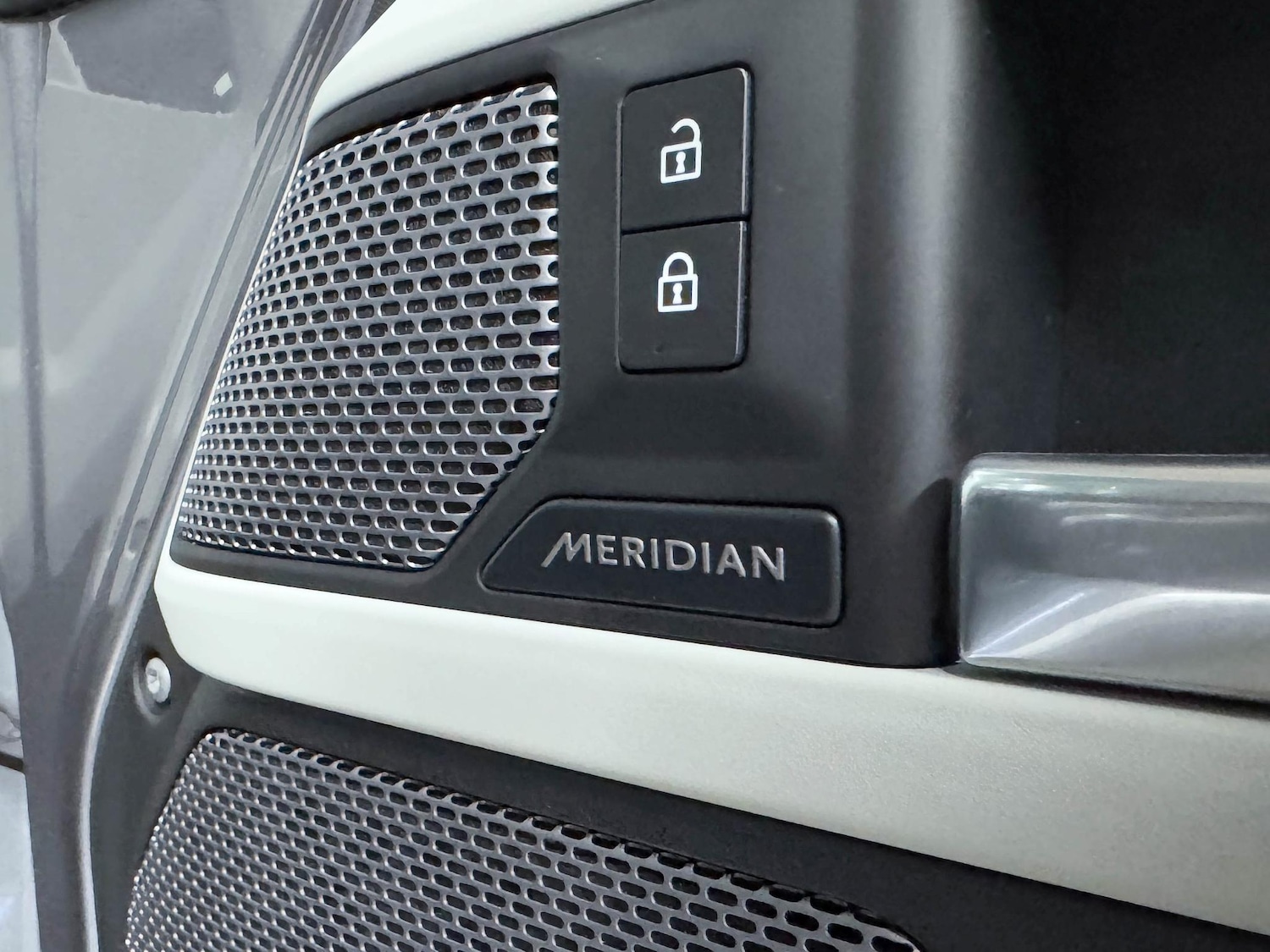 Used Land Rover Defender 90 2021 for sale - 74596161: Photo 29