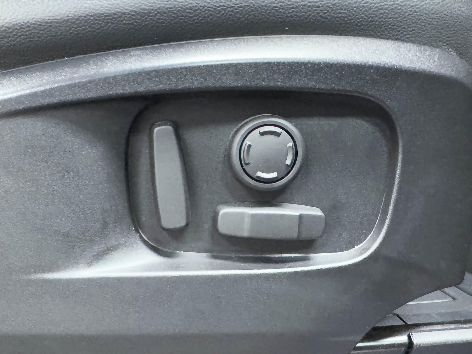 Used Land Rover Defender 90 2021 for sale - 74596161: Photo 32