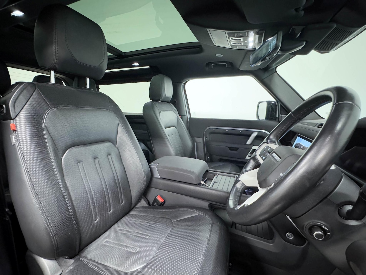 Used Land Rover Defender 90 2021 for sale - 74596161: Photo 33