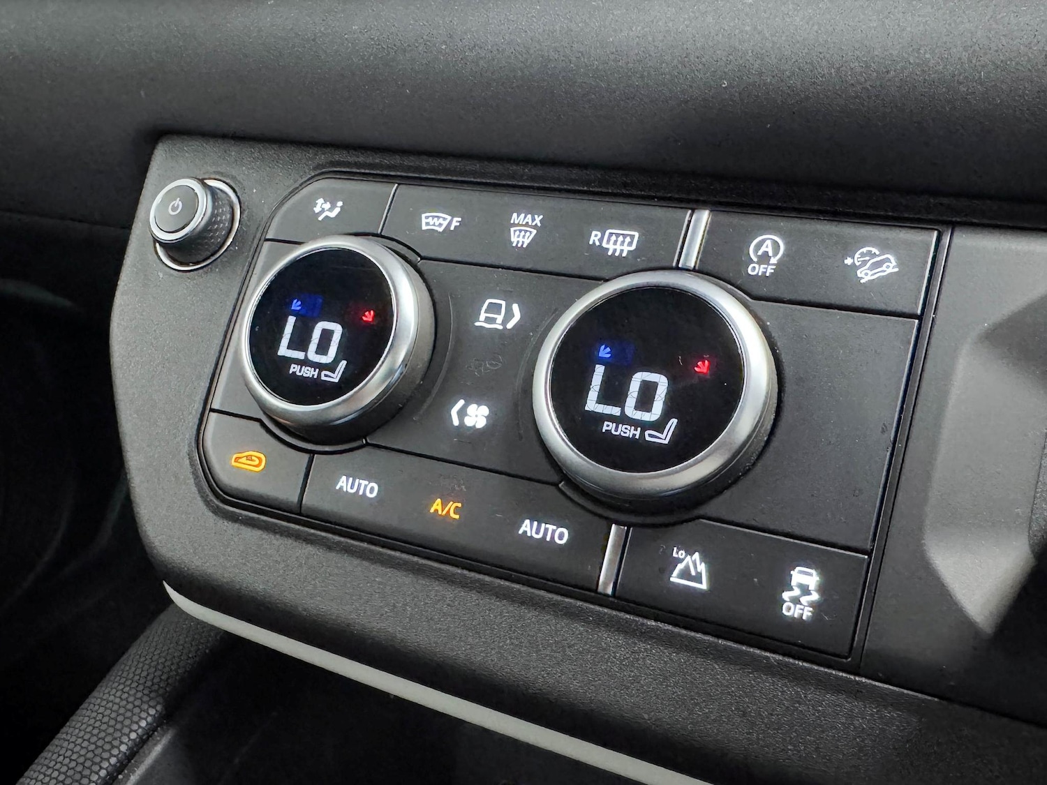 Used Land Rover Defender 90 2021 for sale - 74596161: Photo 44