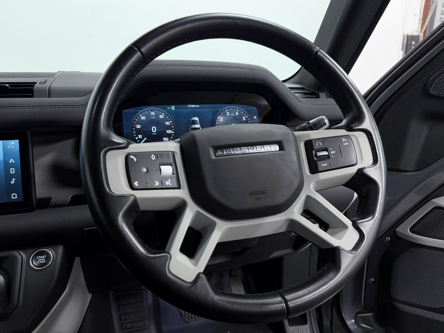 Used Land Rover Defender 90 2021 for sale - 74596161: Photo 46