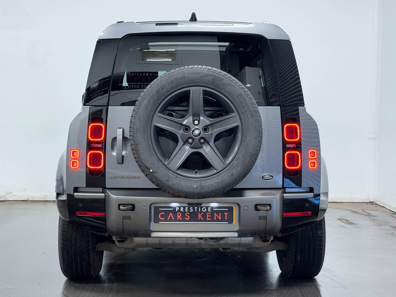 Used Land Rover Defender 90 2021 for sale - 74596161: Photo 7