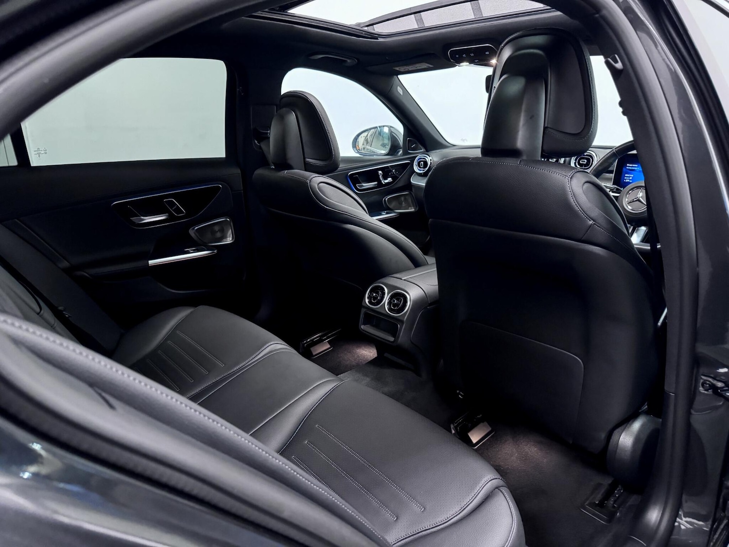 Used Mercedes-Benz C Class 2023 for sale - 77108991: Photo 27