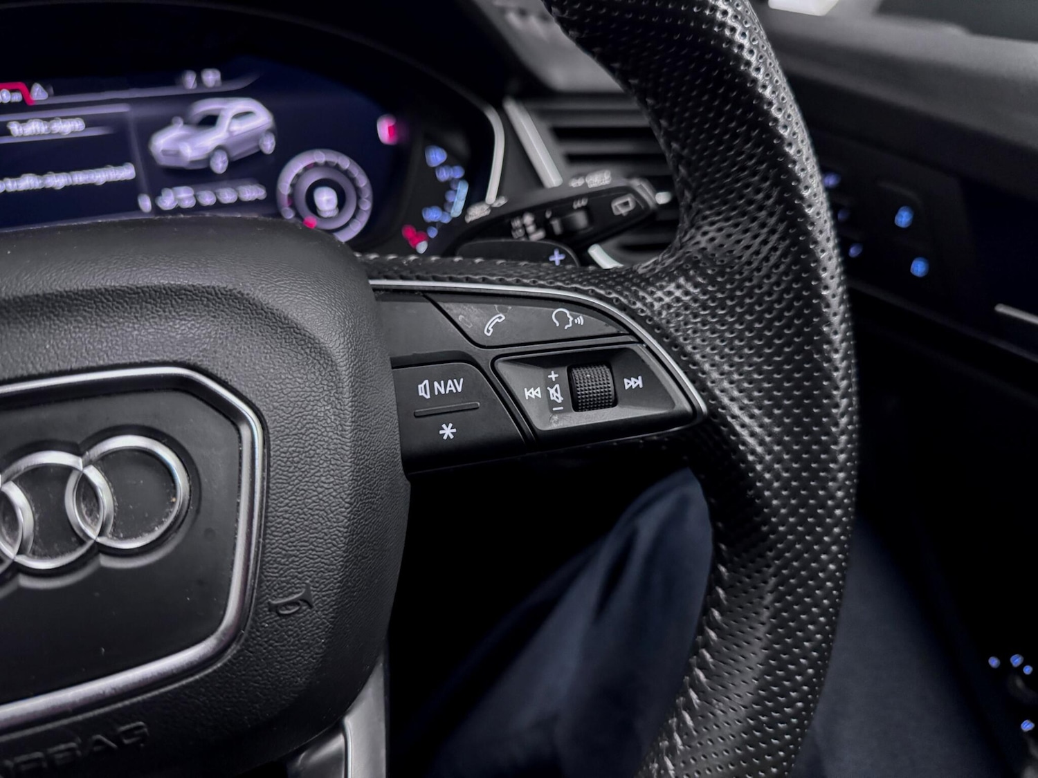 Used Audi Q5 2019 for sale - 76457375: Photo 40