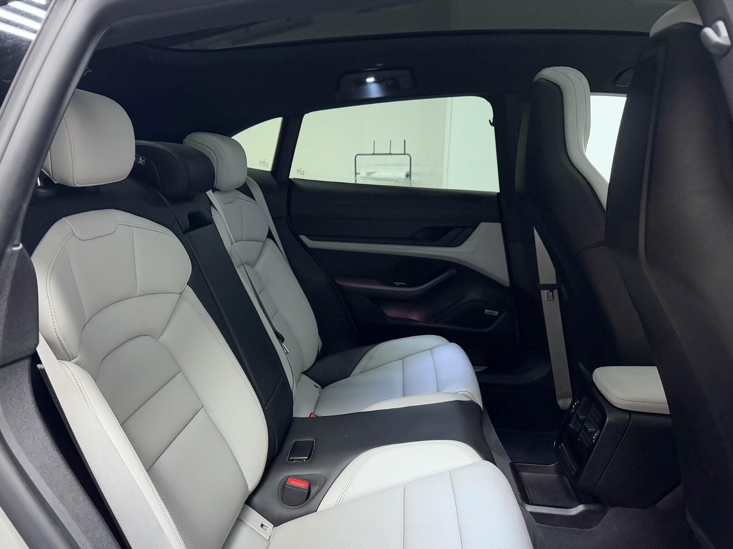 Used Porsche Taycan 2021 for sale - 76666833: Photo 26