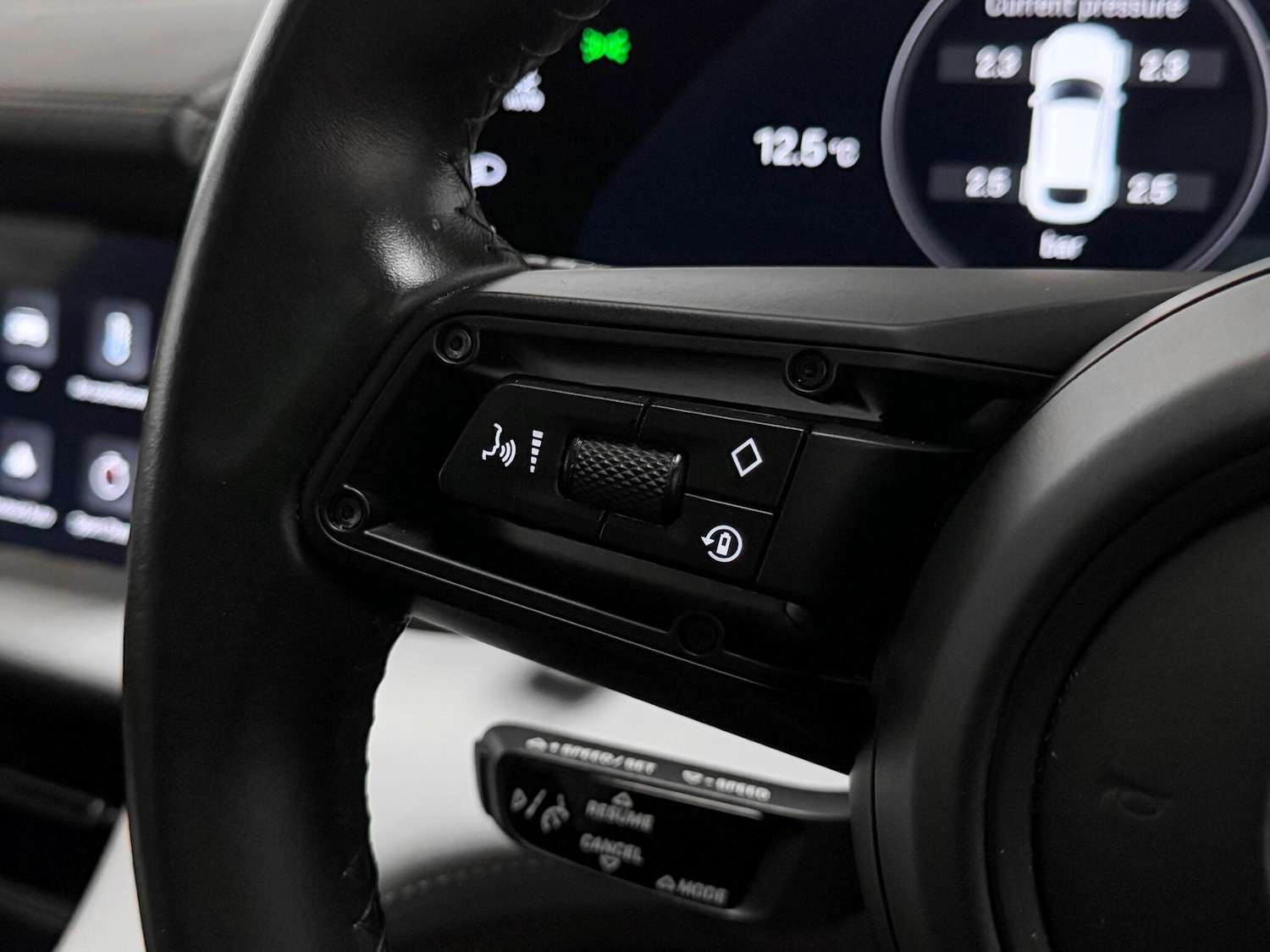 Used Porsche Taycan 2021 for sale - 76666833: Photo 37