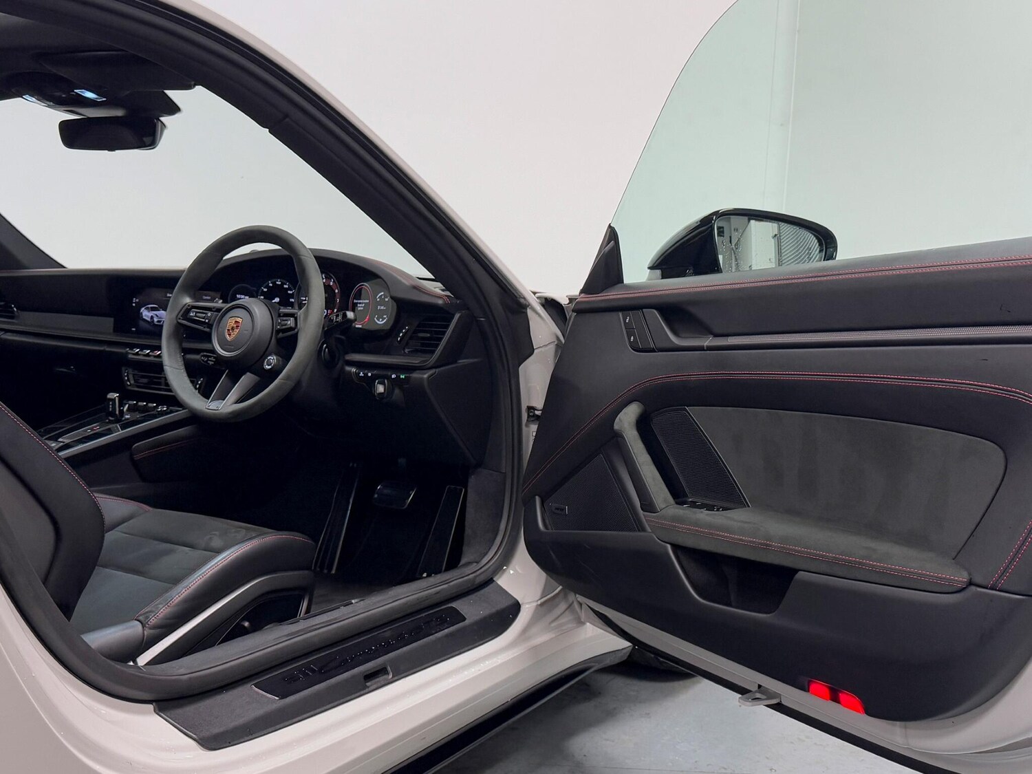 Used Porsche 911 2024 for sale - 76371254: Photo 17