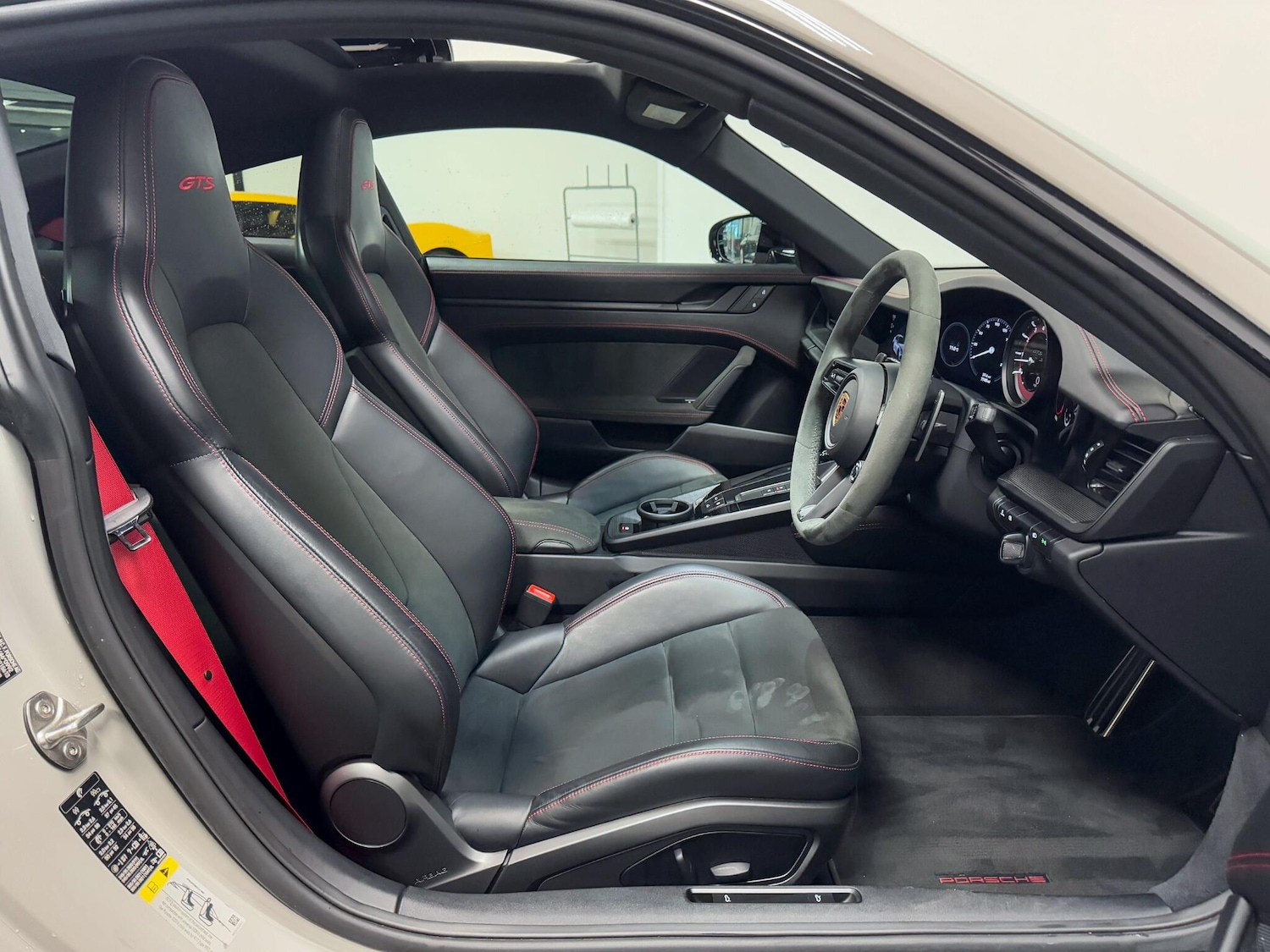 Used Porsche 911 2024 for sale - 76371254: Photo 24