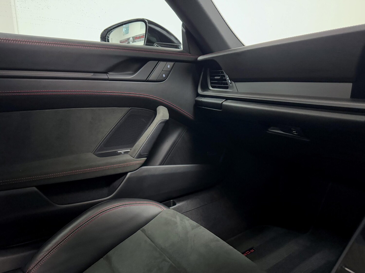 Used Porsche 911 2024 for sale - 76371254: Photo 29