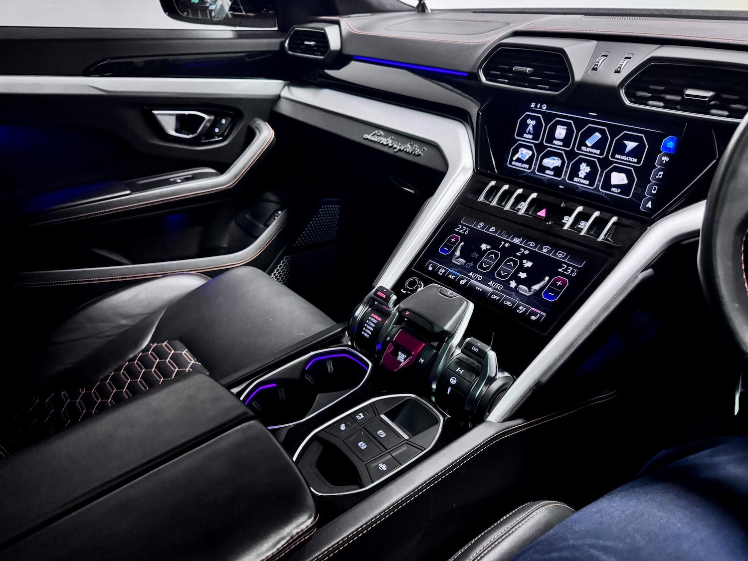 Used Lamborghini Urus 2021 for sale - 78086431: Photo 32