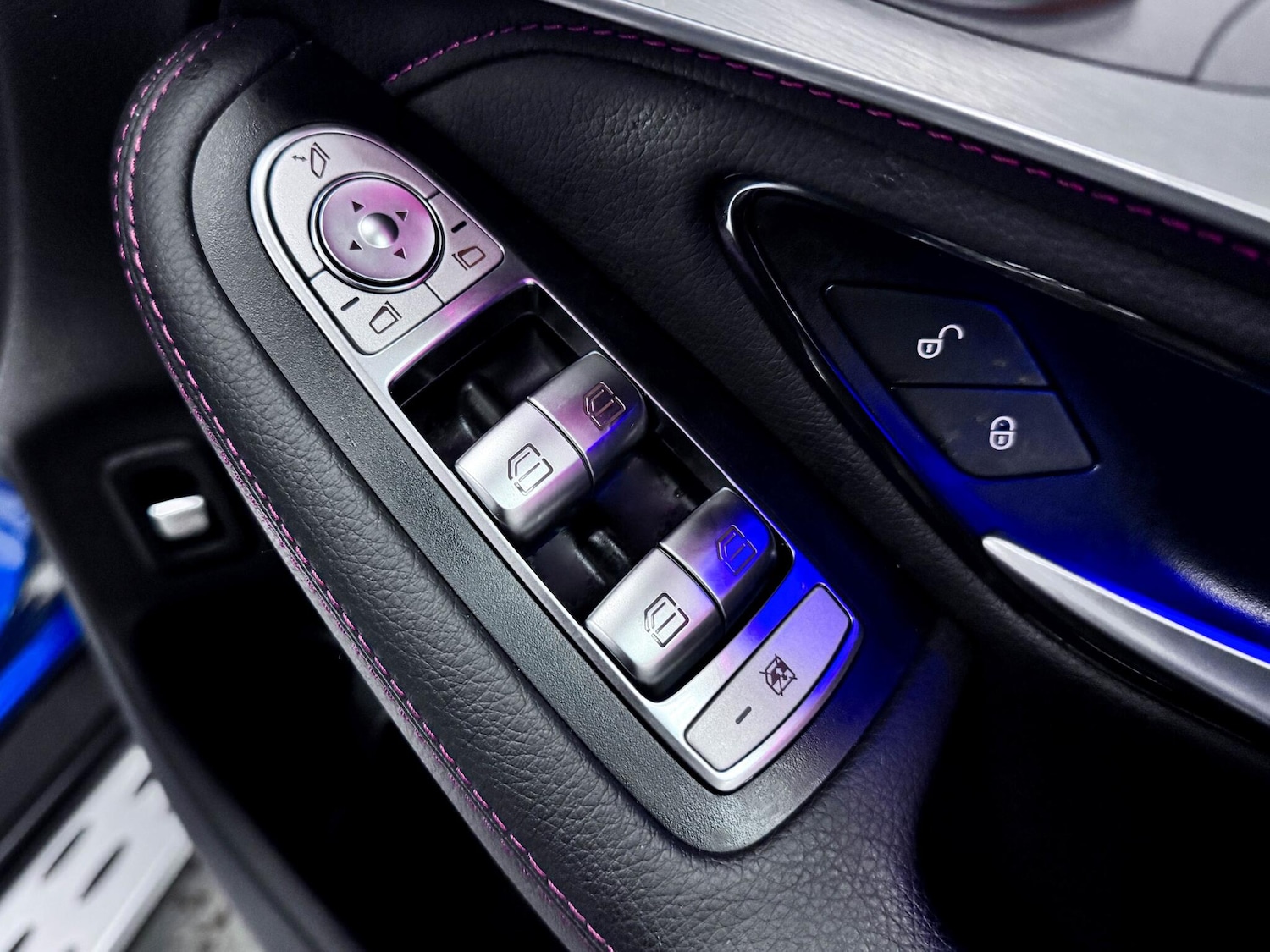 Used Mercedes-Benz GLC 2023 for sale - 77658963: Photo 17