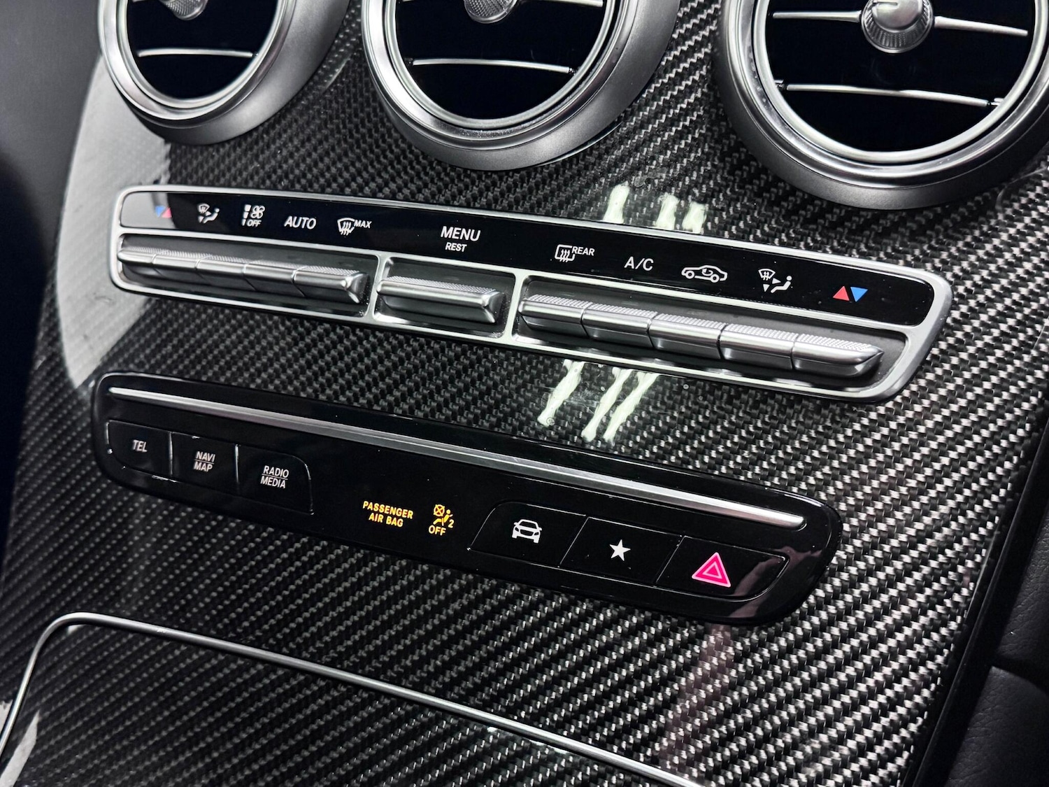 Used Mercedes-Benz GLC 2023 for sale - 77658963: Photo 32