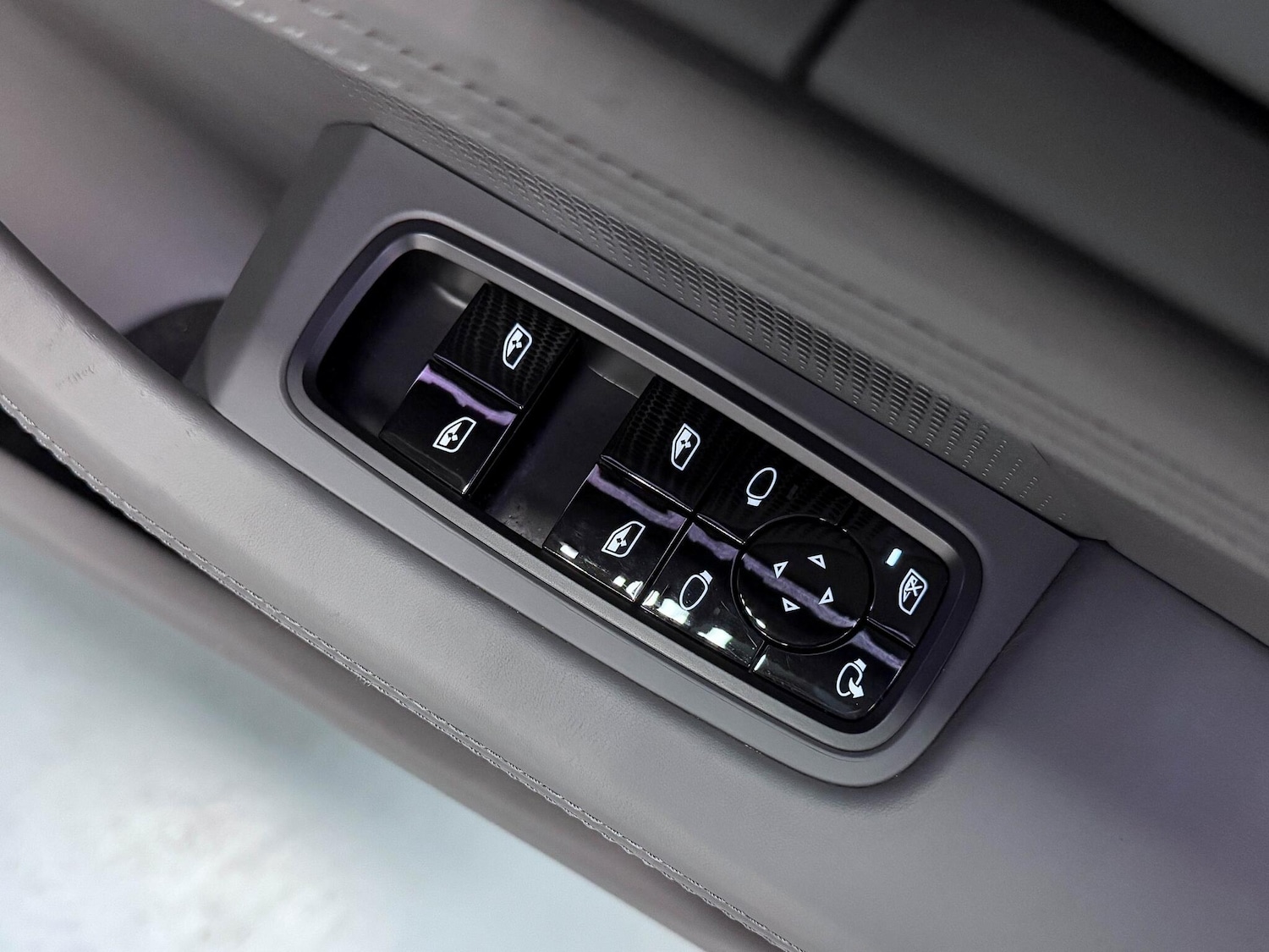 Used Porsche Taycan 2020 for sale - 76996691: Photo 18