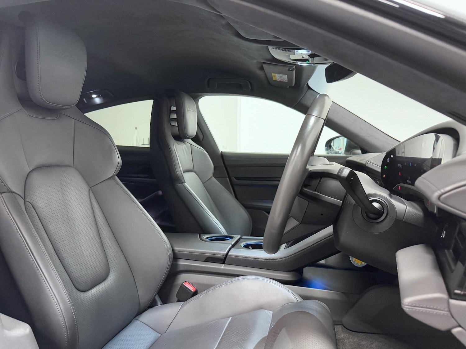 Used Porsche Taycan 2020 for sale - 76996691: Photo 24