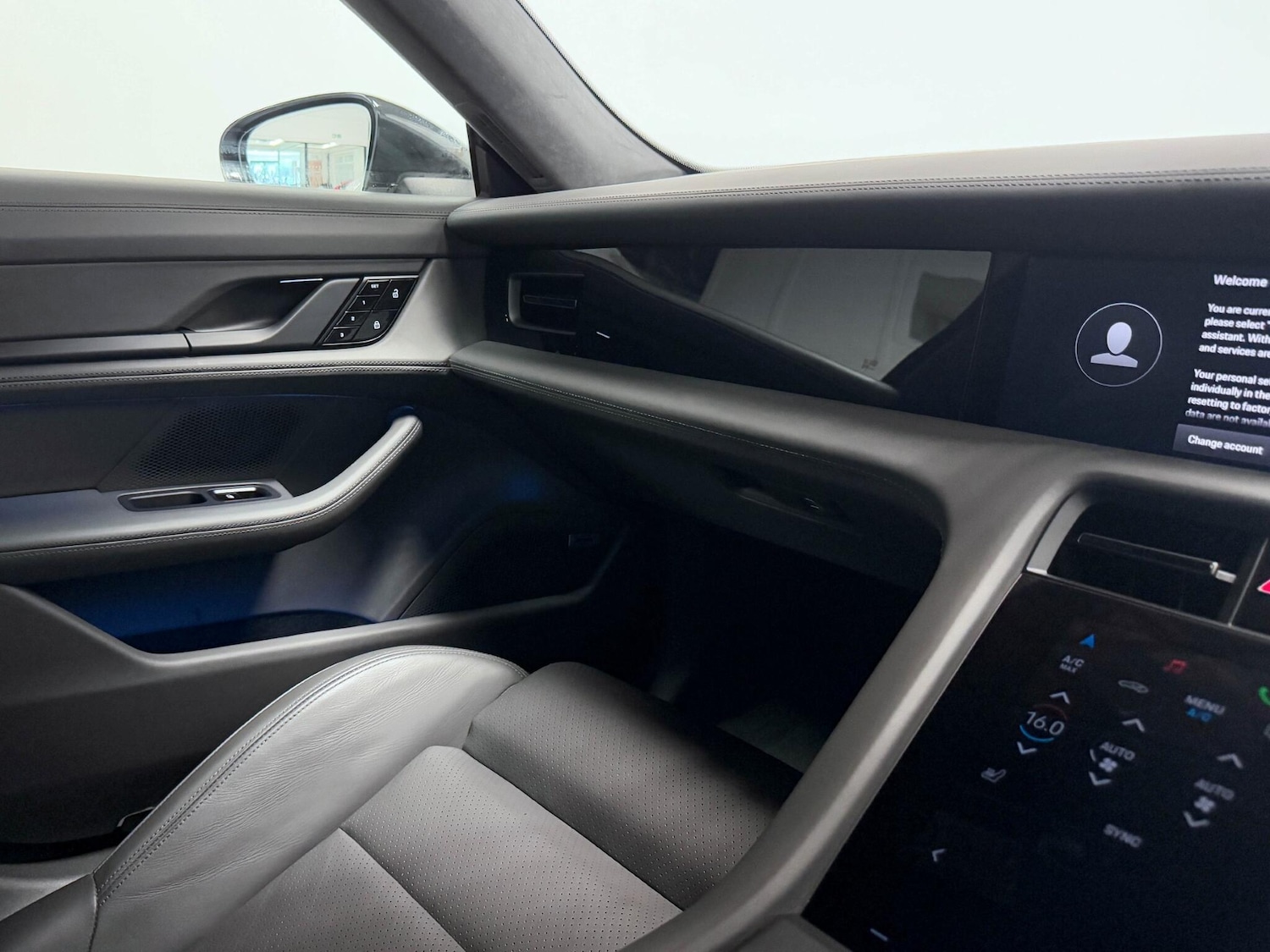 Used Porsche Taycan 2020 for sale - 76996691: Photo 30