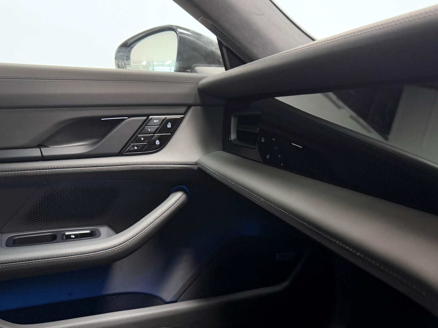 Used Porsche Taycan 2020 for sale - 76996691: Photo 31