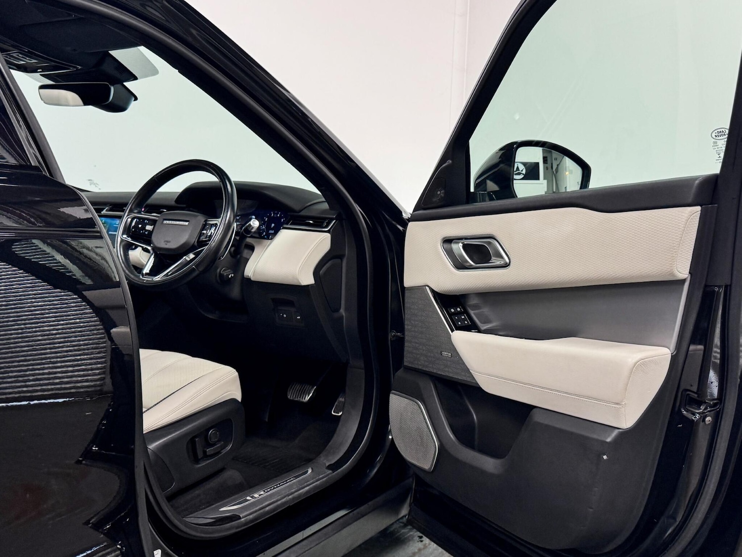 Used Land Rover Range Rover Velar 2021 for sale - 77646922: Photo 14