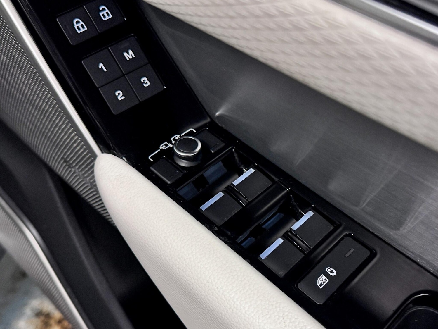 Used Land Rover Range Rover Velar 2021 for sale - 77646922: Photo 17