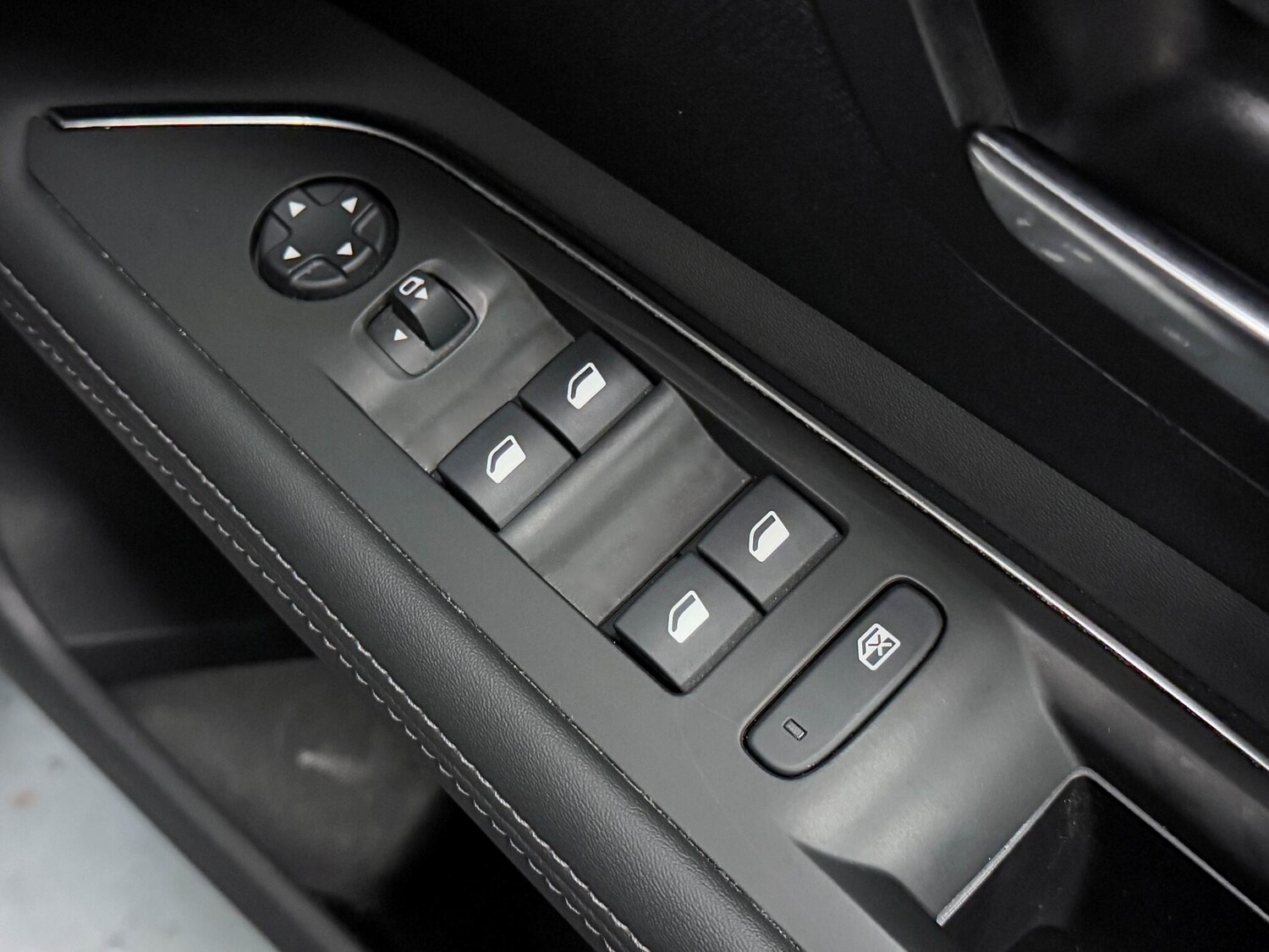 Used Peugeot 3008 2018 for sale - 76226252: Photo 16