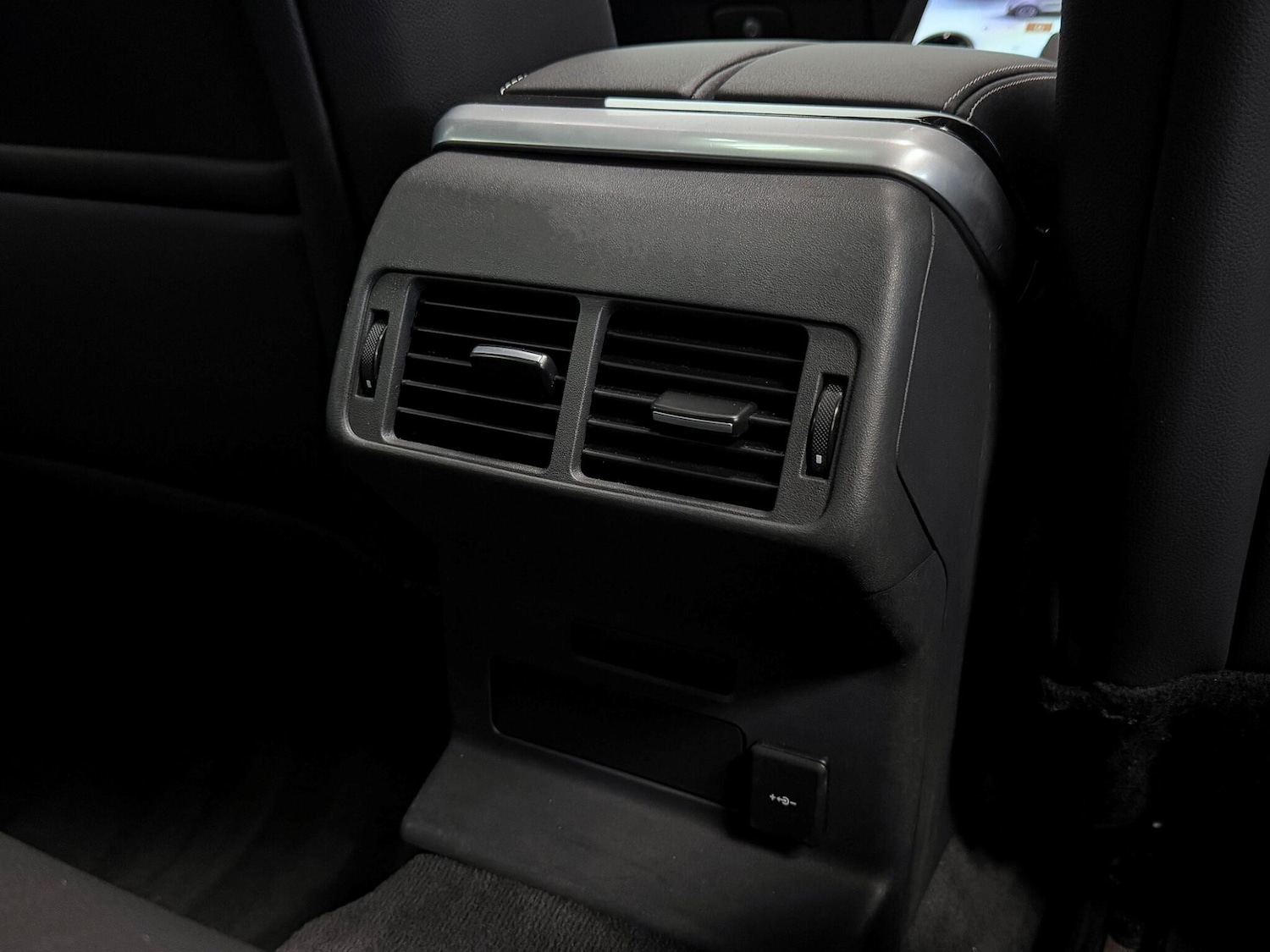 Used Land Rover Range Rover Velar 2022 for sale - 76472906: Photo 28