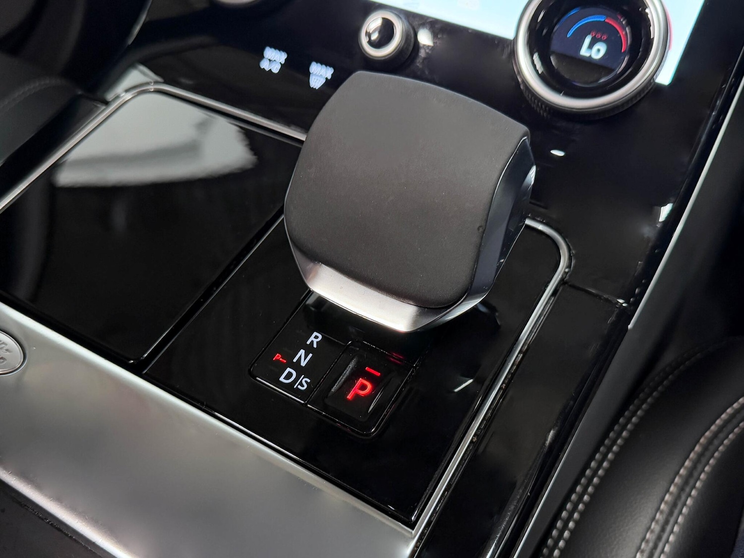 Used Land Rover Range Rover Velar 2022 for sale - 76472906: Photo 32