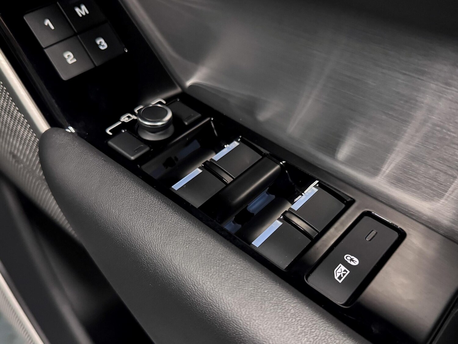 Used Land Rover Range Rover Velar 2022 for sale - 76728131: Photo 17