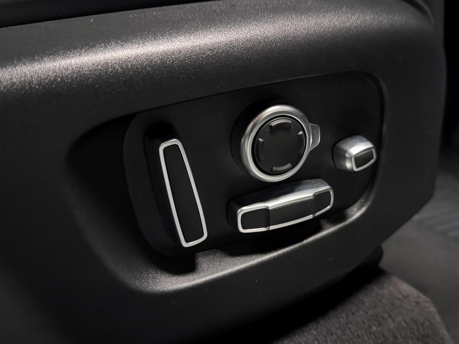 Used Land Rover Range Rover Velar 2022 for sale - 76728131: Photo 19