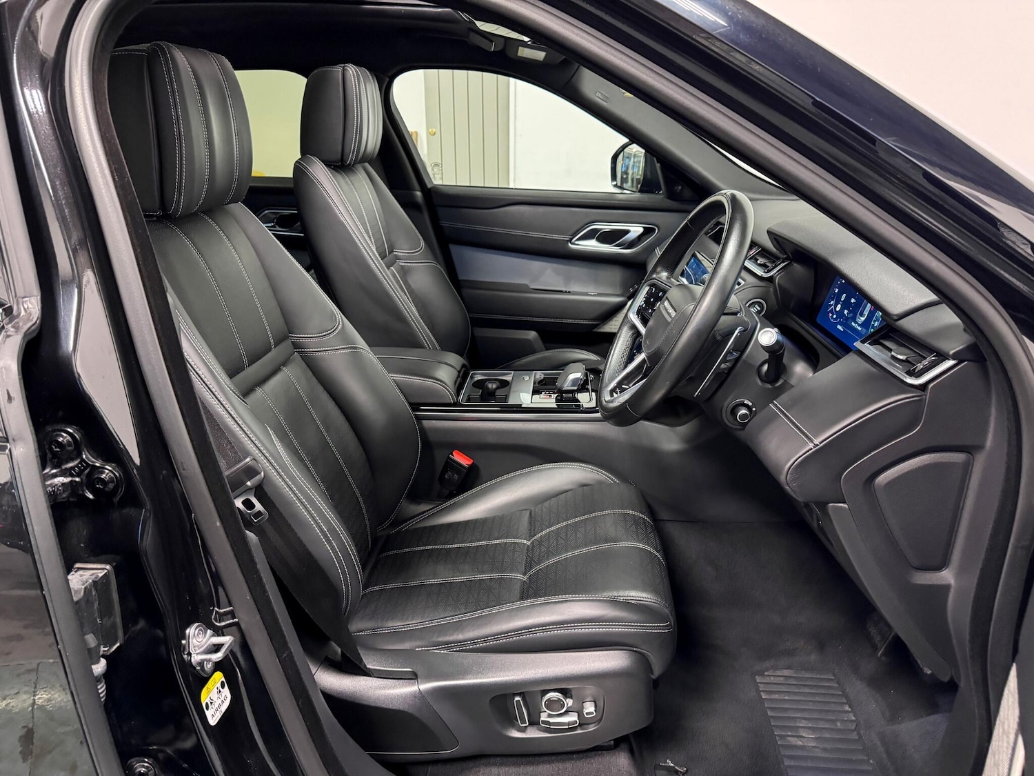 Used Land Rover Range Rover Velar 2022 for sale - 76728131: Photo 22