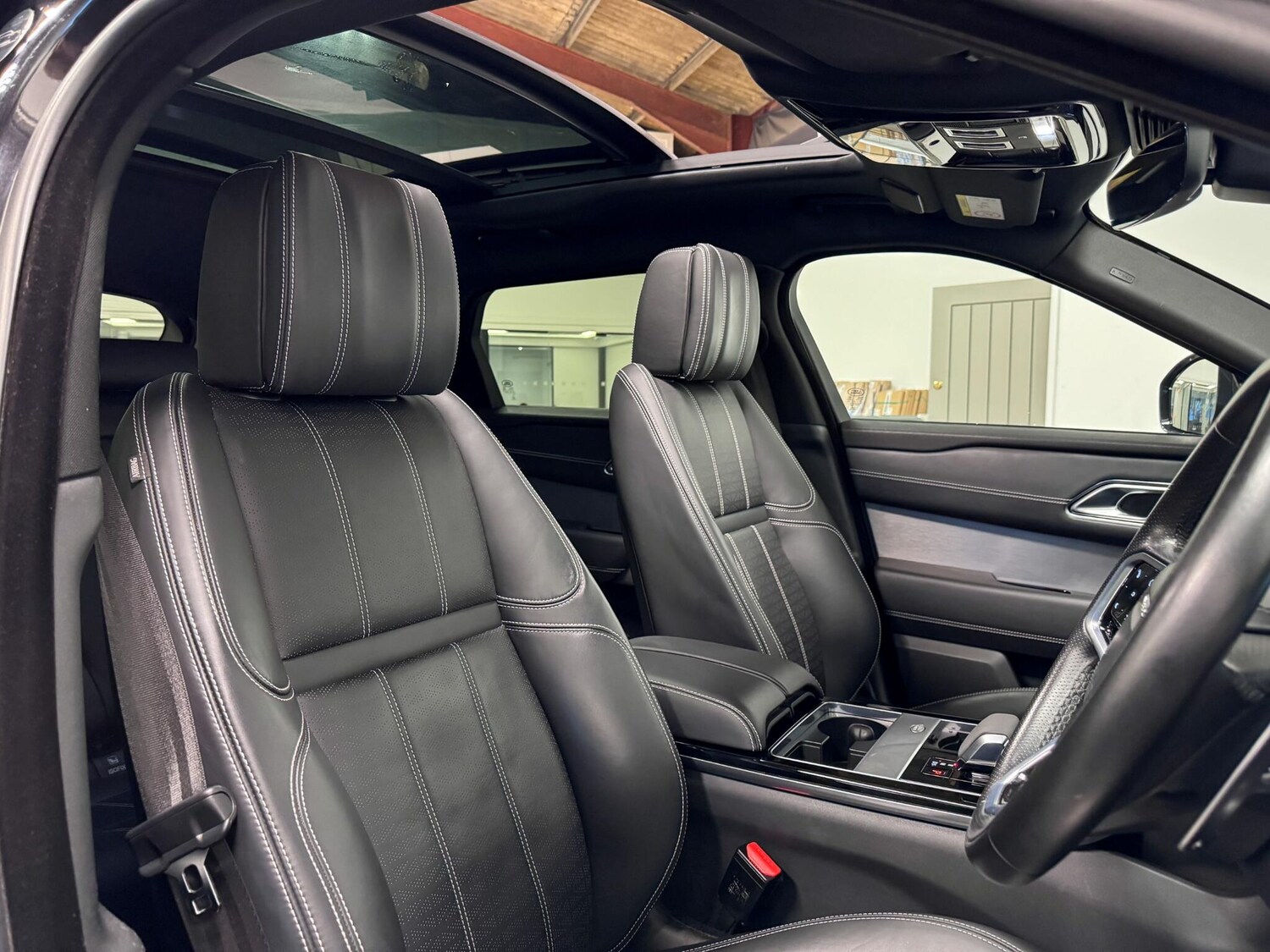 Used Land Rover Range Rover Velar 2022 for sale - 76728131: Photo 23