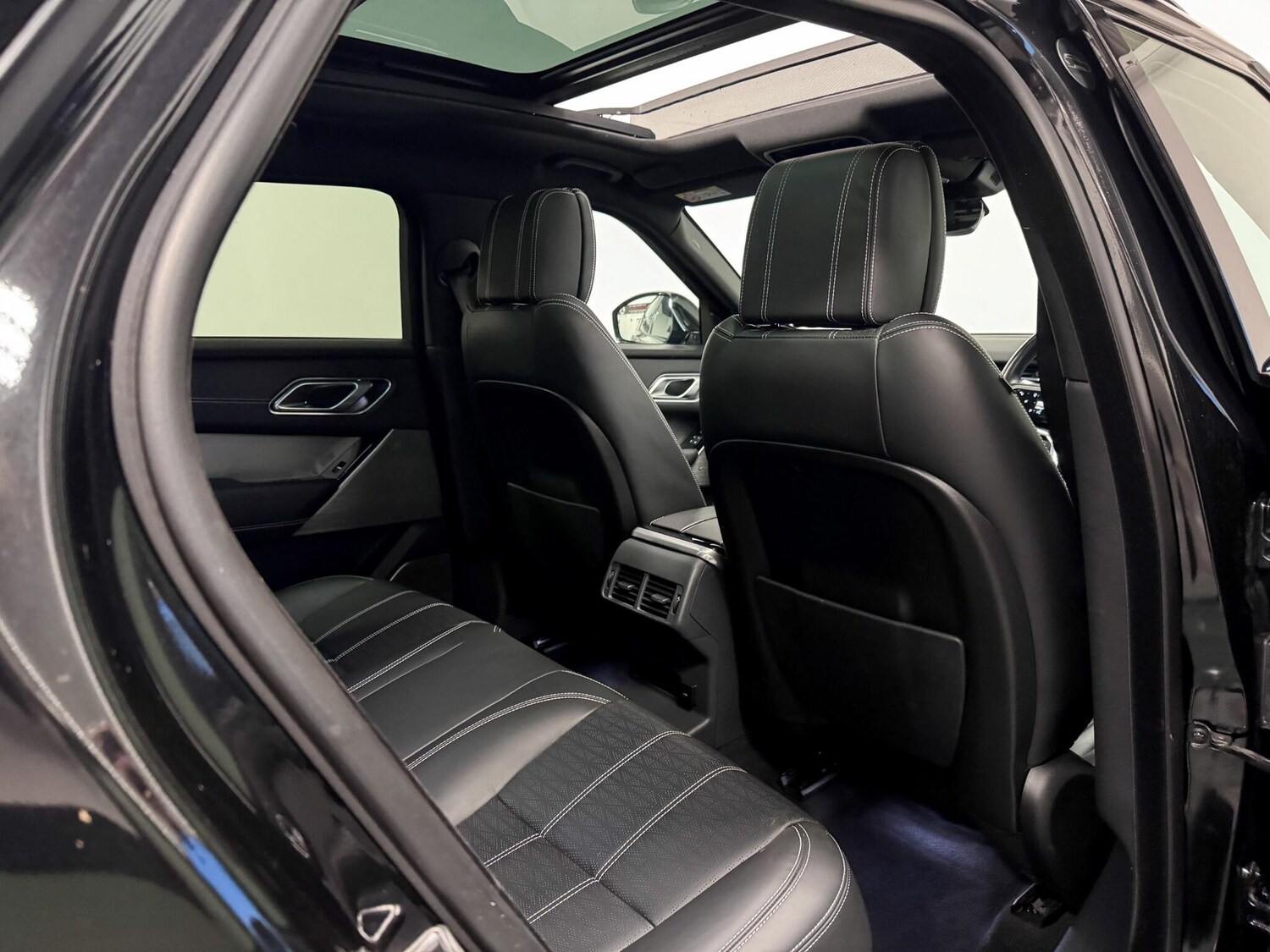 Used Land Rover Range Rover Velar 2022 for sale - 76728131: Photo 26