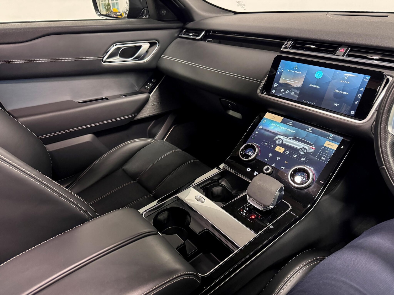 Used Land Rover Range Rover Velar 2022 for sale - 76728131: Photo 28